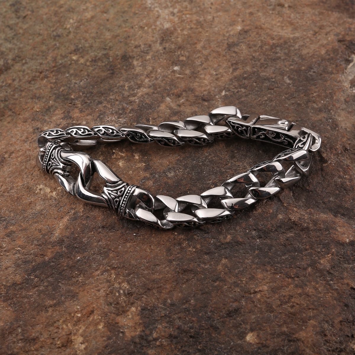 Viking valor bracelet-NORSECOLLECTION- Viking Jewelry,Viking Necklace,Viking Bracelet,Viking Rings,Viking Mugs,Viking Accessories,Viking Crafts